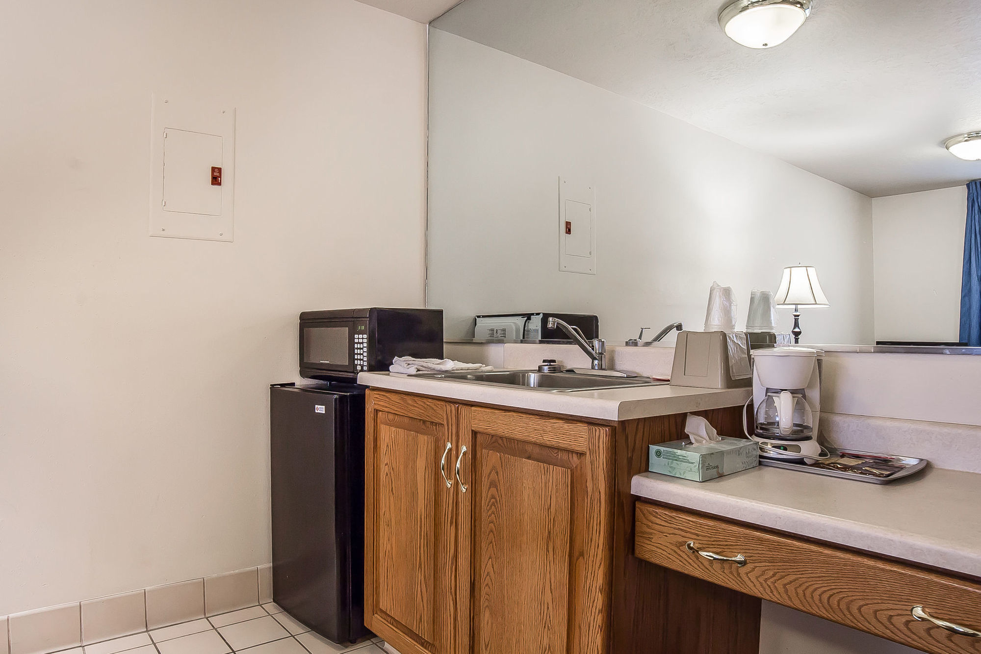Econo Lodge Inn & Suites Logan Ruang foto